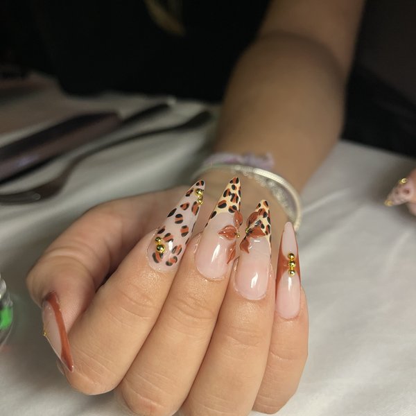 Nail art léopard & feuilles dorées — LiaNails